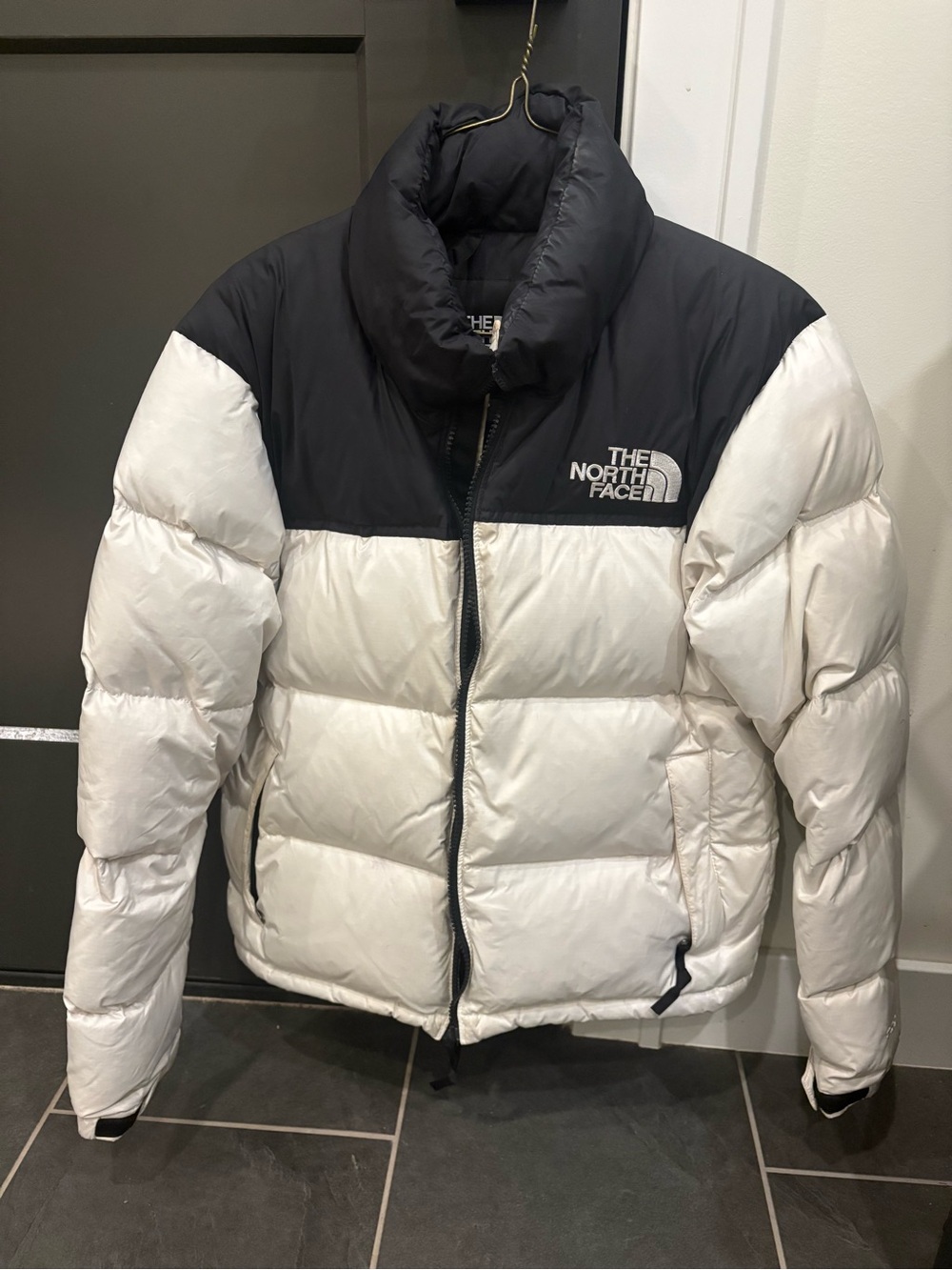 The North Face Men's Puffer Jacket - White & Black